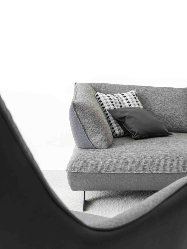 Symba Hoeksalon-Design sofa-Grijze hoeksofa-Strakke zetel-Zwarte poten-Interieurwinkel-MEubelwinkel